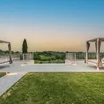 In Tuscany With Infinity Pool *