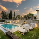 In Tuscany With Infinity Pool *