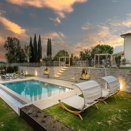 In Tuscany With Infinity Pool *